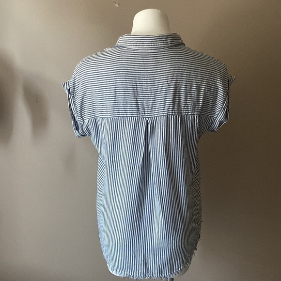 Altar’d Blue Striped Linen Blend Short Sleeve Raw Hem Button Down Blouse Size XS - Picture 2 of 6
